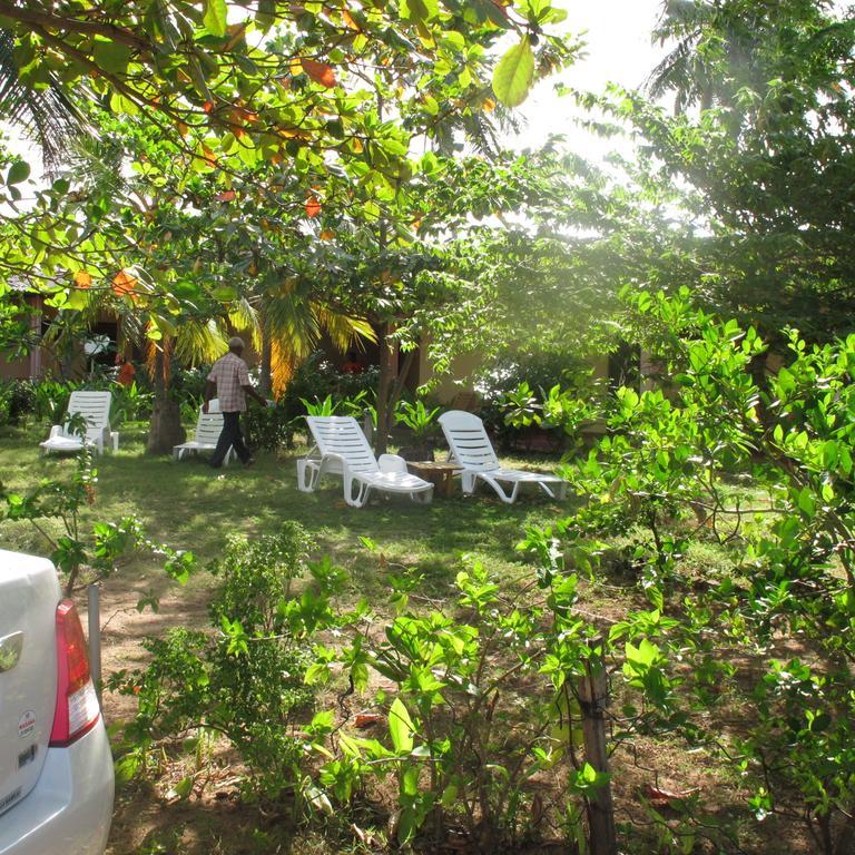 Shahira Hotel Nilaveli Rum bild